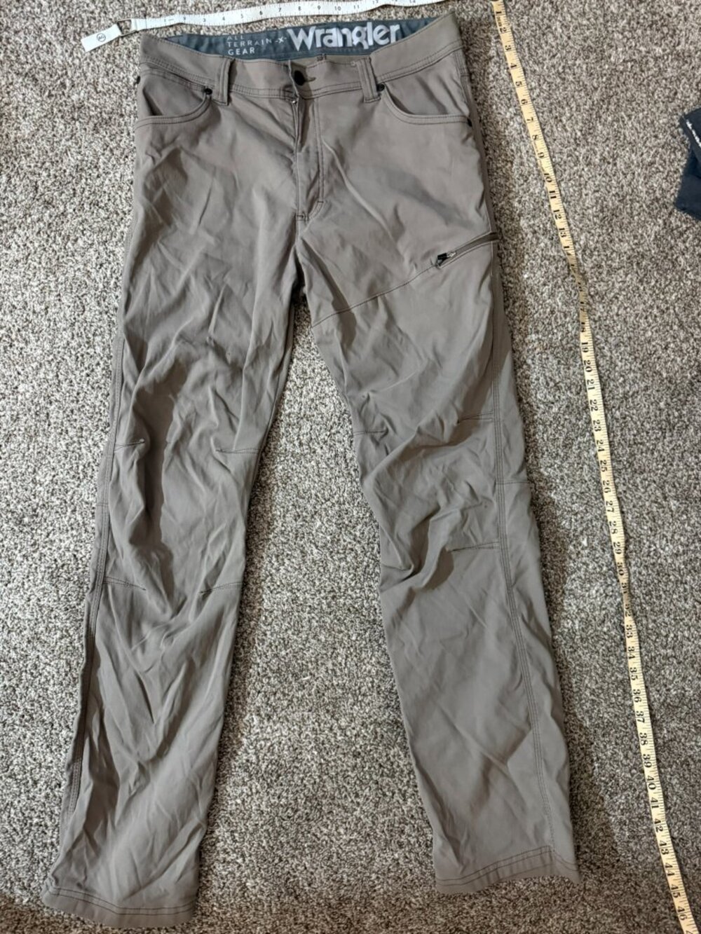 Wrangler ATG Mens Size 34x32 Outdoor Utility Pants Grey Cargo Zip Pocket